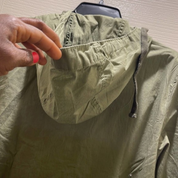 NWT DENIM & FLOWER 🌺 Military Green Long sleeve Jacket/Sweatshirt with Hoodie. - Picture 10 of 12